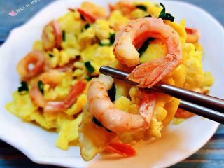 14、冬至美食+滑蛋北极甜虾仁,这道美味是宴客的拿手菜