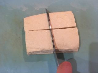7、日式豆腐排,切四份