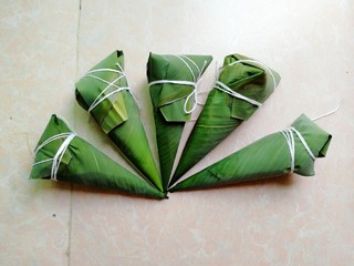 14、杂豆蜜枣小米粽,扎紧即可