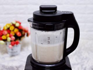 11、铁杆山药花生双米糊,时间到,铁杆山药花生双米糊糊做好了。