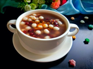 1、元宵节&桂花蜜豆汤圆,成品图来一张。