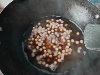 9、元宵节&桂花蜜豆汤圆,汤圆一颗颗浮起来,就煮熟了。