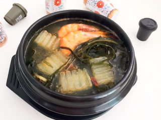 17、海带冬瓜汤,海带冬瓜汤可以吃了,清淡鲜美,营养丰富,不加任何香料,这是一道非常完美的减肥菜品~