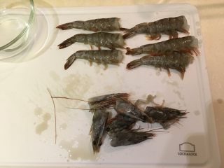 18、握寿司套餐,所有虾子如此搞定，热水煮30秒到虾子变桔红色！