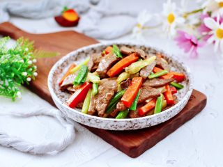 20、蒜苗炒猪肝,成品