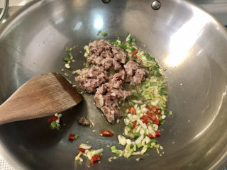 10、蘑菇炖豆腐,下牛肉末