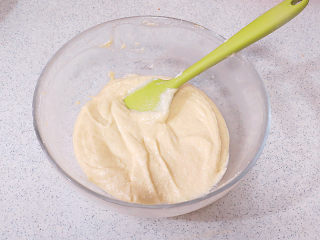 10、白嫩Q弹的【豆腐小蛋糕】,继续画一字形拌匀