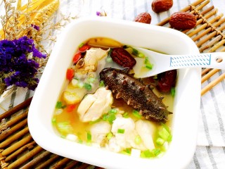 15、海参土鸡汤 大寒补气血,鸡汤清爽香甜，海参软烂入味，舀一勺热乎乎的鸡汤入口，真是美味不可挡。