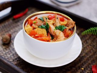 18、冻豆腐海虾炖番茄,啦啦啦，鲜香浓郁的冻豆腐海虾炖番茄出锅咯。