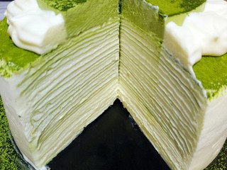 16、薄如蝉翼的抹茶千层,也可以在千层上加一层英式奶冻