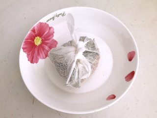 6、红油猪耳,把干料抱起来