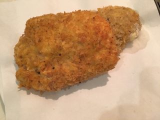 23、起司猪排,稍等一下不要立刻切！