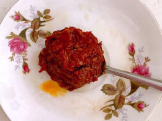 2、香辣鱿鱼须,自制香辣酱