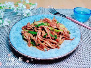 16、葱爆鱿鱼,香气逼人,有铁板鱿鱼的味道!