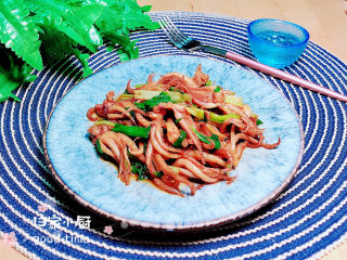 17、葱爆鱿鱼,葱爆鱿鱼吃起来吧!