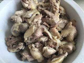 2、【土鸡山蘑菇汤】山珍野味、补气补虚、赶走疲劳,放大碗备用