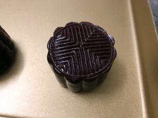 24、好吃到爆的可可蔓越莓椰蓉月饼,一个美美的月饼坯就完成啦