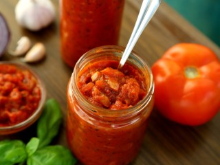 1、牛肉番茄酱意面,1.备好番茄酱260克