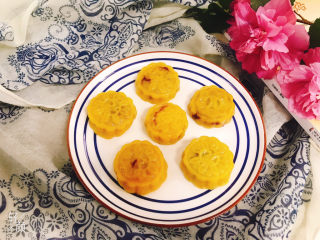 19、南瓜紫薯糯米月饼????,成品图！