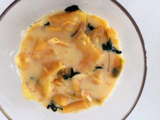 8、红薯千层烘蛋饼-甜甜的，香香的，滑滑的,最终蛋液如图所示