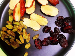 7、团圆八宝饭,红枣切开，不要核