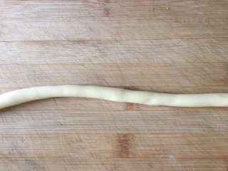 4、五彩桂花小汤圆,擀成长条