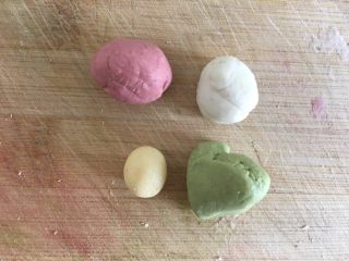 16、五彩桂花小汤圆,下面来做个彩色小汤圆