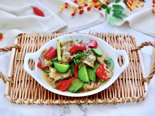 16、海鲶鱼焖萝卜,鲜美无比又滋补营养的海鲶鱼焖萝卜就出锅啦。