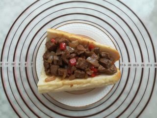 17、多汁碎牛排三明治,面包里加入牛排肉