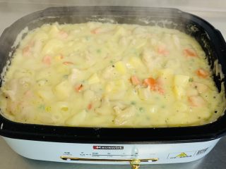 14、美式鸡肉派,继续翻炒至浓稠。