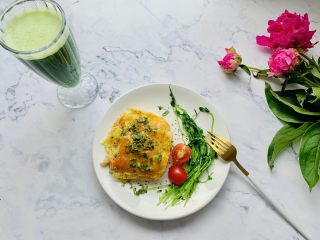 23、美式鸡肉派,鸡肉派鲜香浓郁，再搭配上大麦草汁????营养又健康的早餐。