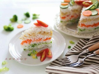 15、米饭蛋糕:剩食变身高颜值美食,尽量一天食用完毕,如果家里人口少就做个小点的。