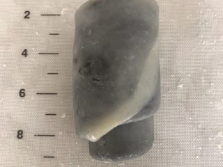 17、彩色螺纹蛋黄酥,所有卷起后盖保鲜膜再醒十五分钟。