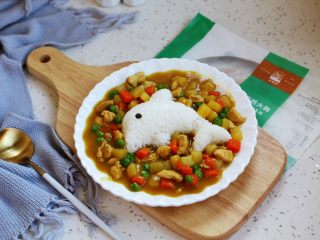 18、咖喱土豆胡萝卜鸡丁饭,成品图。