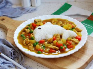 19、咖喱土豆胡萝卜鸡丁饭,成品图。