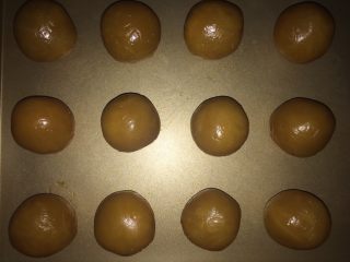 20、广式莲蓉蛋黄月饼,全部包好了