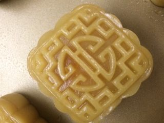 33、广式莲蓉蛋黄月饼,很通透的感觉