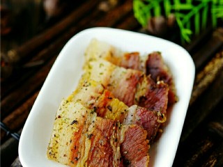 15、香煎腊肉,调料也可换成自己喜欢的。