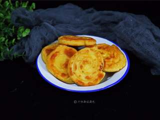 9、奶香玉米耙,颜色真是喜人。尝试着吃了一下,一直都难忘于嘴,挂念于心。