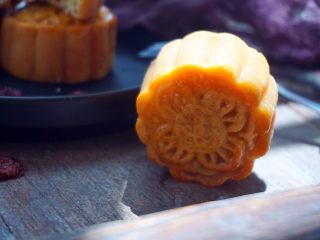 42、#甜食#椰香蔓越莓月饼,再看