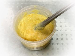 11、冬至美食 榴莲千层,搅拌均匀