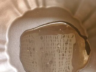 4、牛尾巴汤,锅里倒油