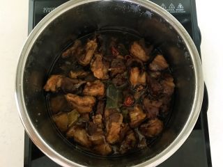 17、红烧羊肉,这时候羊肉是8分熟