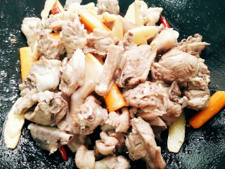 10、秘制酸萝卜老鸭汤,炒至色泽金黄即可！