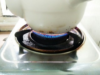 13、秘制酸萝卜老鸭汤,开大火烧开！