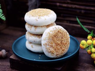 18、果仁红糖发面饼,啦啦啦,香酥可口又好吃的果仁红糖发面饼出锅咯。