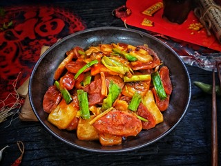 24、年年高升广式腊肠炒年糕,美味在眼前????