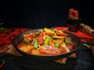 25、年年高升广式腊肠炒年糕,年年高升、红红火火的春节吉祥菜????