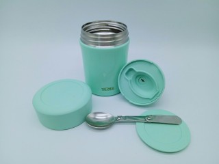 4、#简约营养的#紫薯粥,焖烧罐一个，焖烧罐用起来真的会给你们带来意想不到的便捷。比如:上班族，午餐完全可以吃到热乎乎用焖烧罐做出来的各种美食。