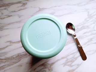 12、#简约营养的#紫薯粥,再次盖上盖子，焖3-4小时即可。